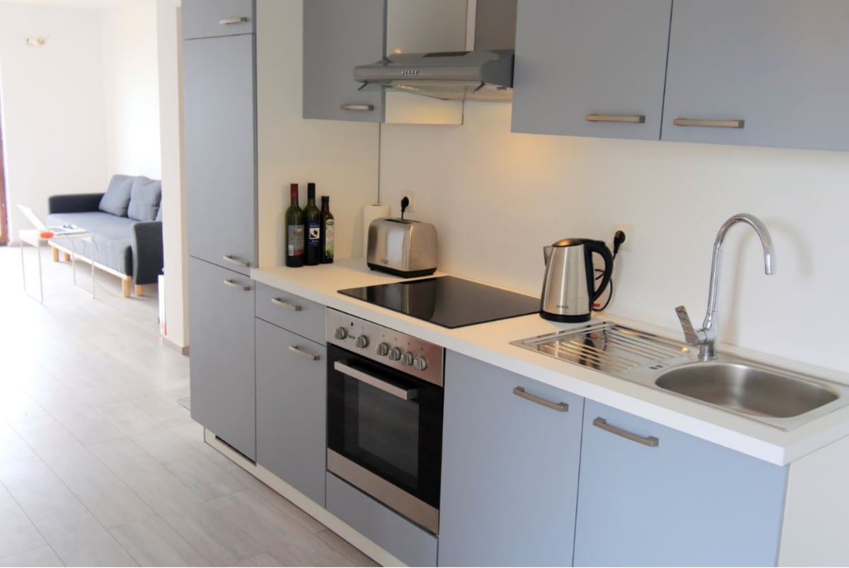 Hotel Plomin Croatia nomad remote 08d7388d-84e8-464a-bc7f-91f3c50697ec_kitchen1.JPG