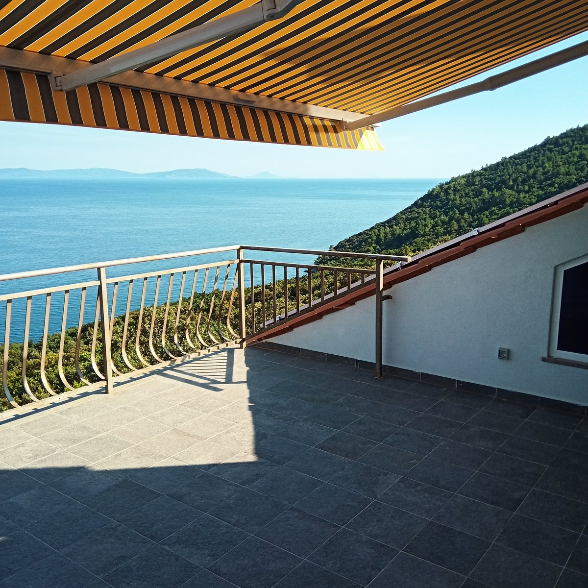 Hotel Plomin Croatia nomad remote 4ff2204e-d4fb-4c8e-a82d-a6b420dd15a3_terrace2.jpg