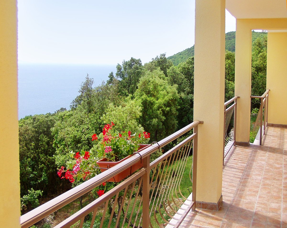 Hotel Plomin Croatia nomad remote 9922ee14-f428-480e-830e-e5d3aa32c694_balc1.jpg