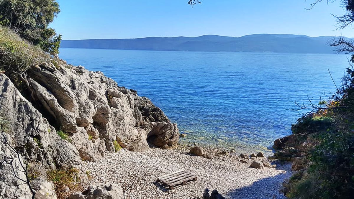 Hotel Plomin Croatia nomad remote b2cb4f06-860d-4c76-bc4c-ded0bffbb0ba_beach2.jpg
