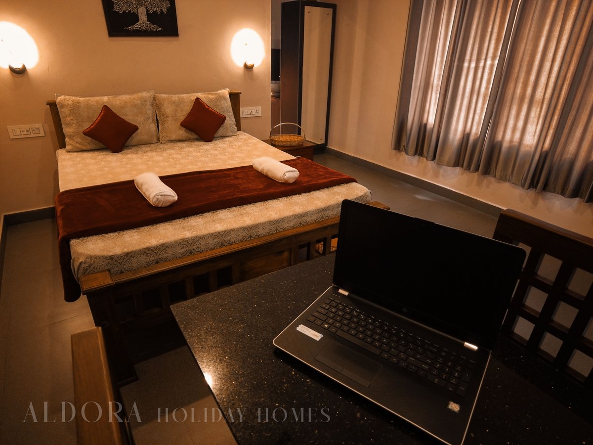 Hotel Chundale India nomad remote 2cb7ac03-b3d2-4c87-b7f5-d9833e40a1f2_Aldora7roomwithlap.jpg