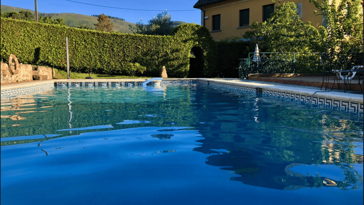 Hotel Crecente Spain nomad remote f5528c18-6531-491f-9cf1-72e998c83baf_9.png