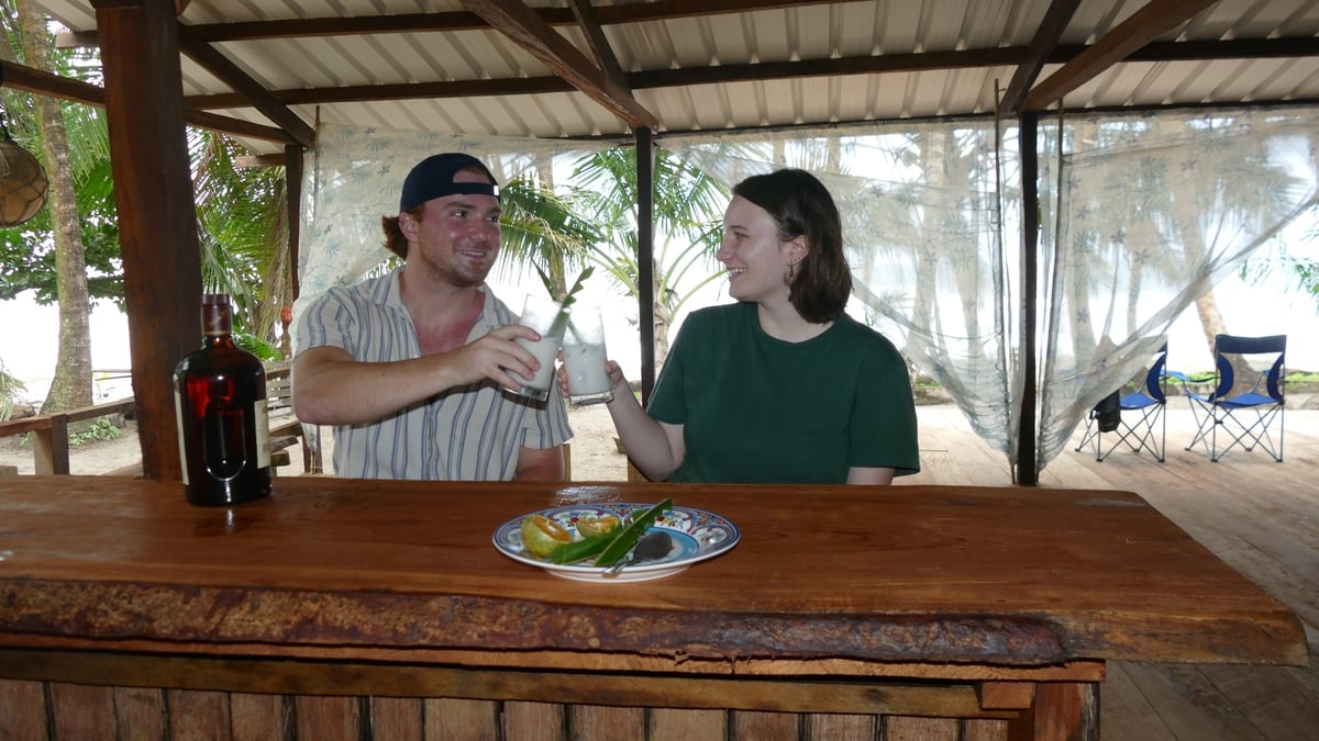 Hotel Cocle del Norte Panama nomad remote 8559f9ea-7561-4219-bb43-b83dd1bb2d38_drinksatbar.jpg