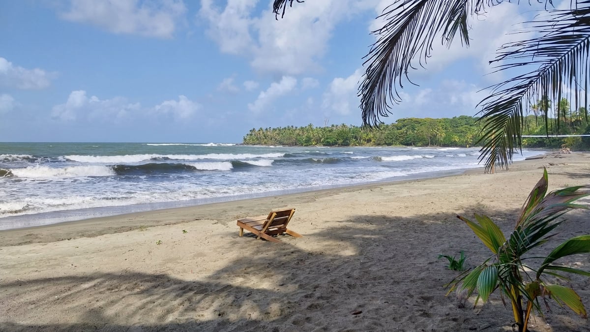 Hotel Cocle del Norte Panama nomad remote 8b7718b1-5cca-4a26-b503-5f119b831905_chaironbeach.jpg