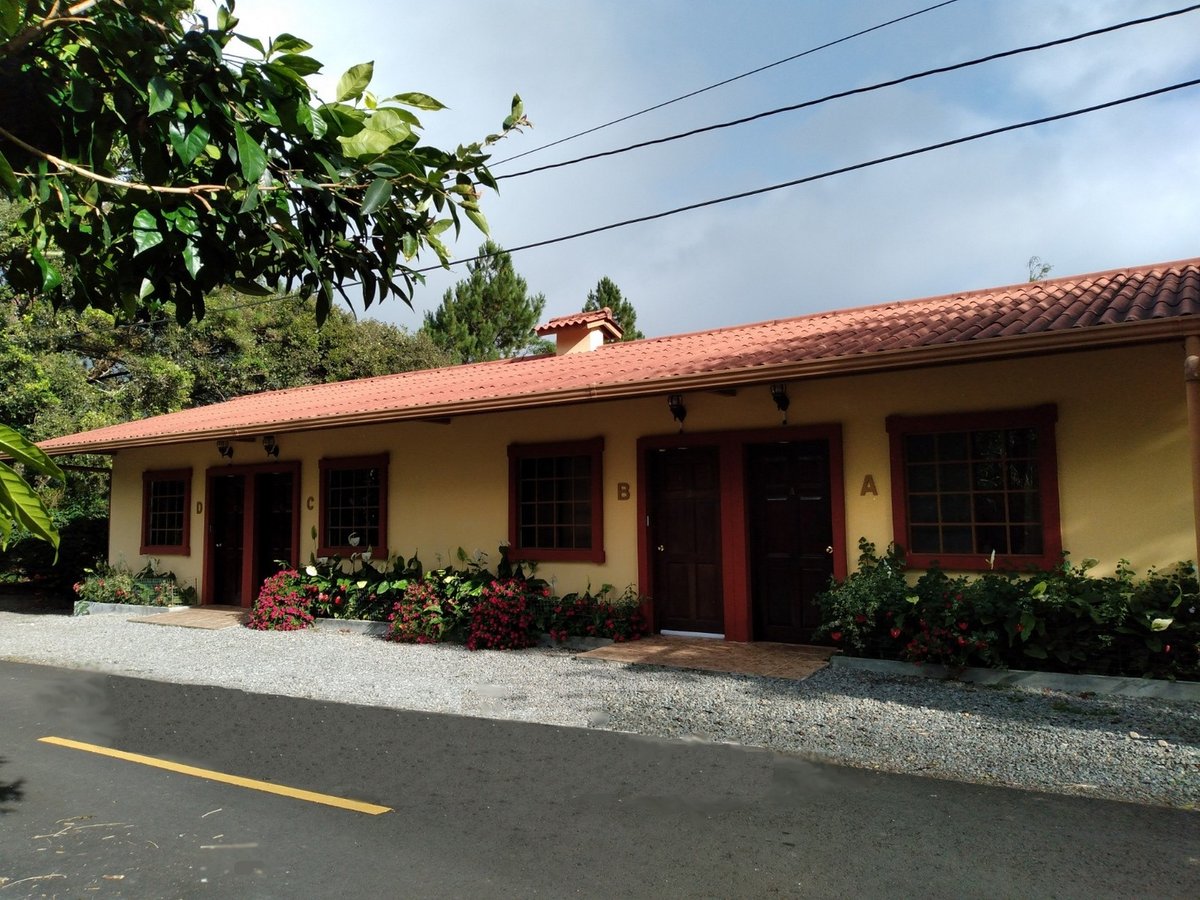 Hotel Boquete Panama nomad remote 48ff85ff-1d18-46cd-b8f9-175f979f95c6_05AparthotelfrentecalleAD.jpg