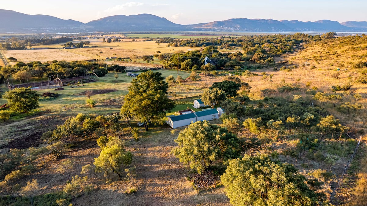 Hotel Hartbeespoort South Africa nomad remote c6530e1e-09fc-4ee6-892a-a6720fb9d00a_DJI08872.jpg