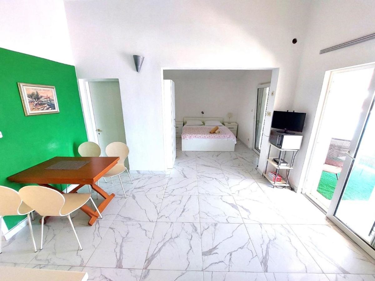 Hotel Primosten Croatia nomad remote fb38e471-9c00-4dca-b708-42b46ac040ff_Croatiaopenviewroom.jpg