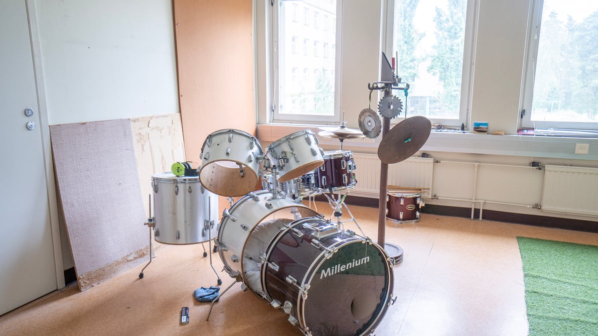 Hotel Raasepori Finland nomad remote c71c69ea-210b-452c-85bc-0a067d1d3e1a_MusicRoom.jpg