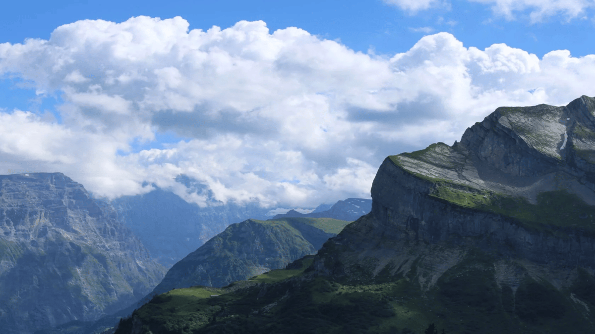 Hotel Braunwald Switzerland nomad remote 4a64700a-1259-4dc4-b9fc-211a0b0e8258_Safeimagekitresizedimg2.jpg