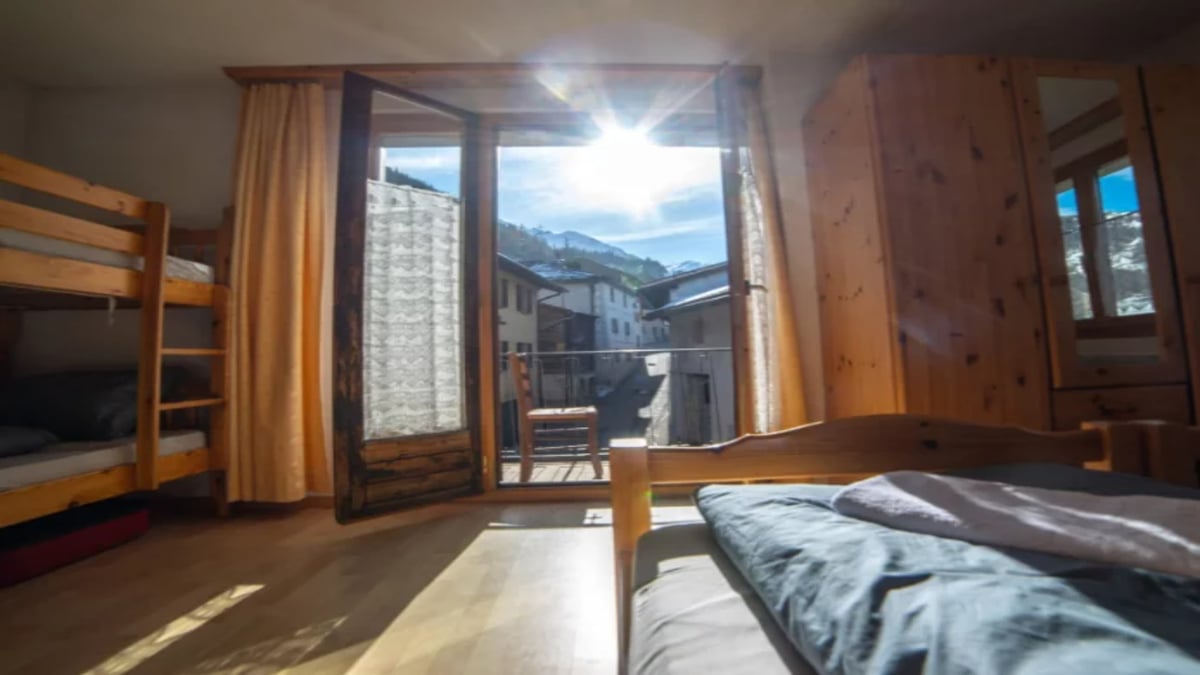 Hotel Liddes Switzerland nomad remote 4fe7f29b-1d46-4493-b361-79ef4e73d0df_Safeimagekitresizedimg17.jpeg