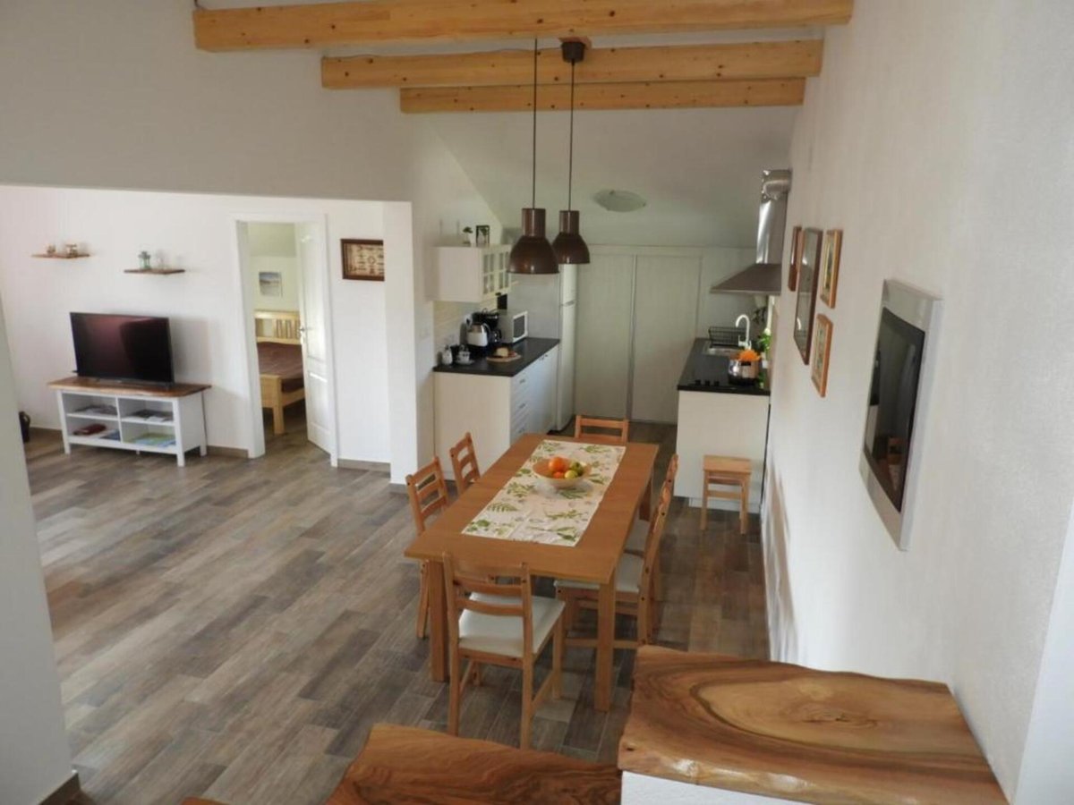 Hotel Pula Croatia nomad remote cd0f167c-4989-4192-be46-4fb1f39c7cea_cucinadallalto.jpg